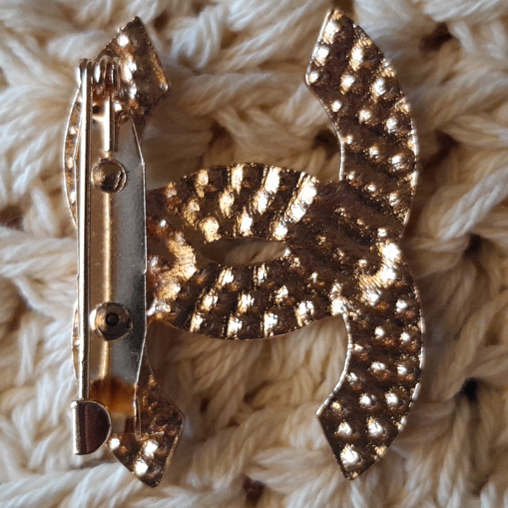 GoldTone Crystal Brooch - Picture 3 of 4